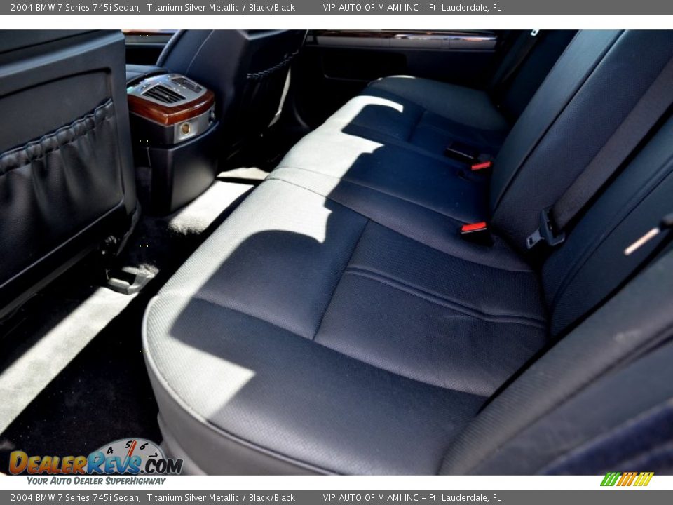 2004 BMW 7 Series 745i Sedan Titanium Silver Metallic / Black/Black Photo #31