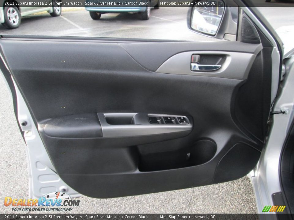 2011 Subaru Impreza 2.5i Premium Wagon Spark Silver Metallic / Carbon Black Photo #12