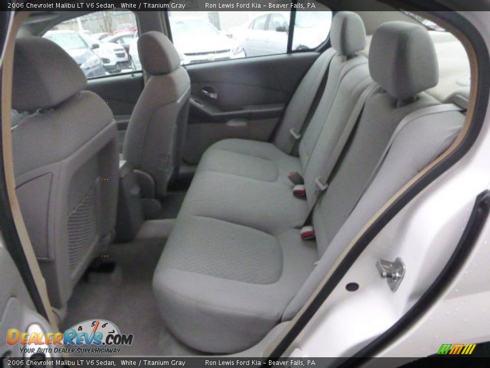 2006 Chevrolet Malibu LT V6 Sedan White / Titanium Gray Photo #14