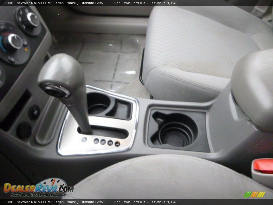 2006 Chevrolet Malibu LT V6 Sedan White / Titanium Gray Photo #18