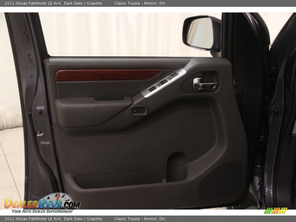 2011 Nissan Pathfinder LE 4x4 Dark Slate / Graphite Photo #4