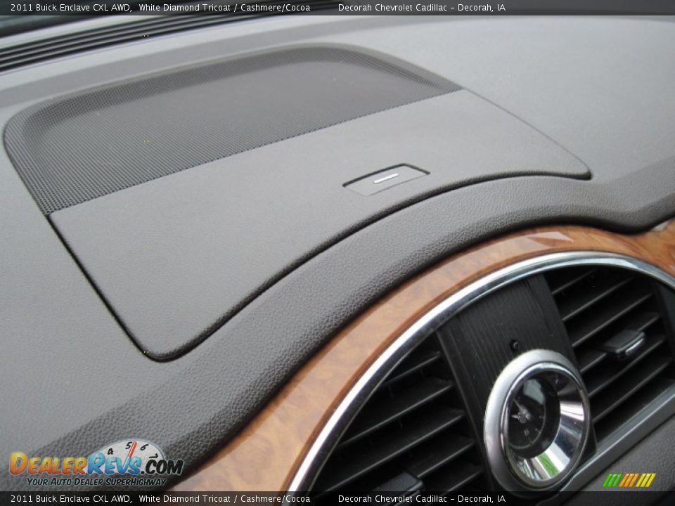 2011 Buick Enclave CXL AWD White Diamond Tricoat / Cashmere/Cocoa Photo #31