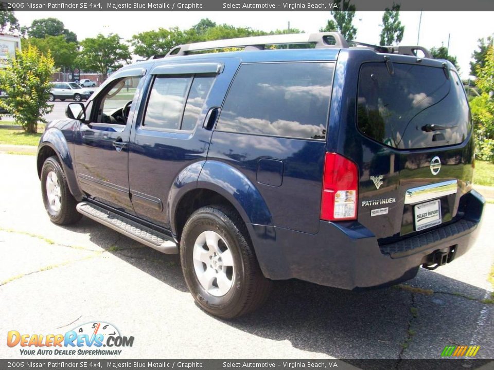 2006 Nissan Pathfinder SE 4x4 Majestic Blue Metallic / Graphite Photo #11