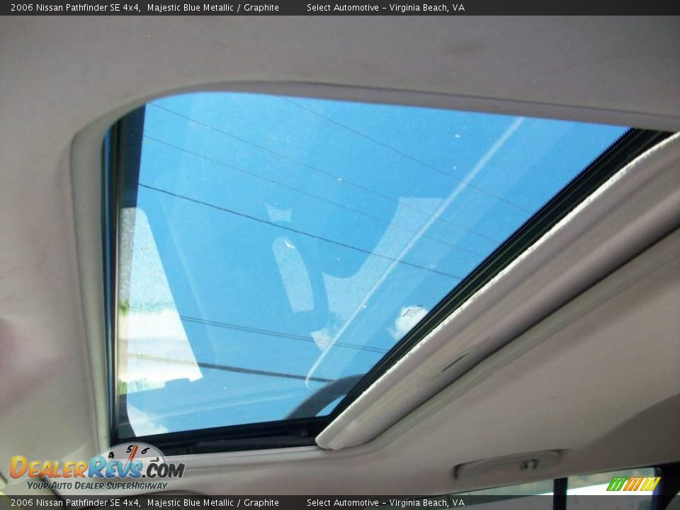 2006 Nissan Pathfinder SE 4x4 Majestic Blue Metallic / Graphite Photo #13