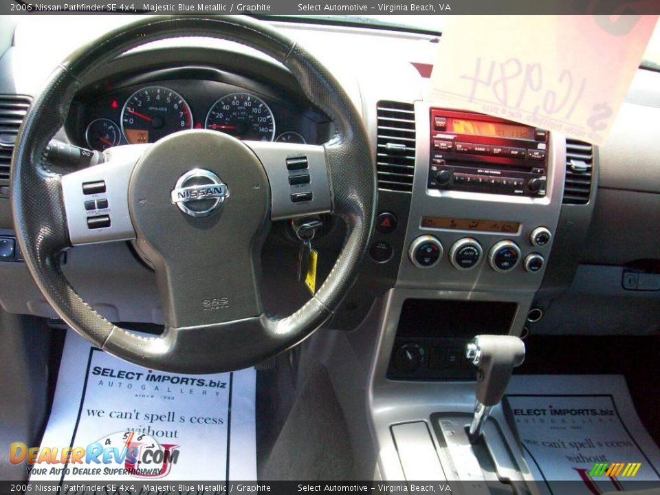 2006 Nissan Pathfinder SE 4x4 Majestic Blue Metallic / Graphite Photo #19