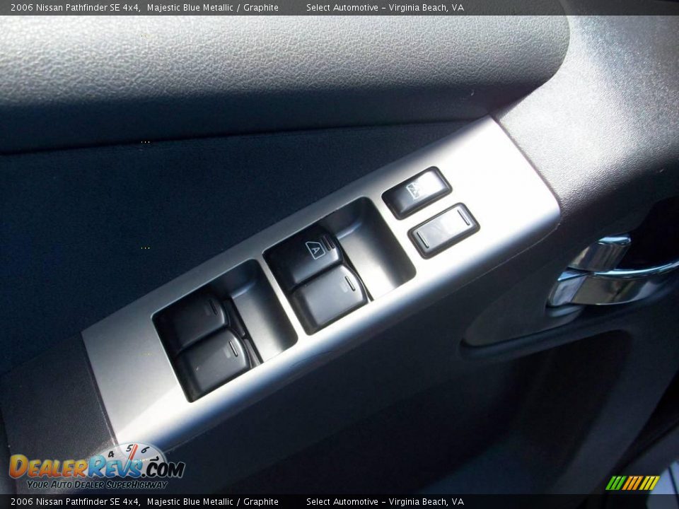 2006 Nissan Pathfinder SE 4x4 Majestic Blue Metallic / Graphite Photo #21