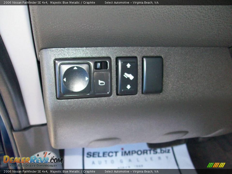 2006 Nissan Pathfinder SE 4x4 Majestic Blue Metallic / Graphite Photo #22