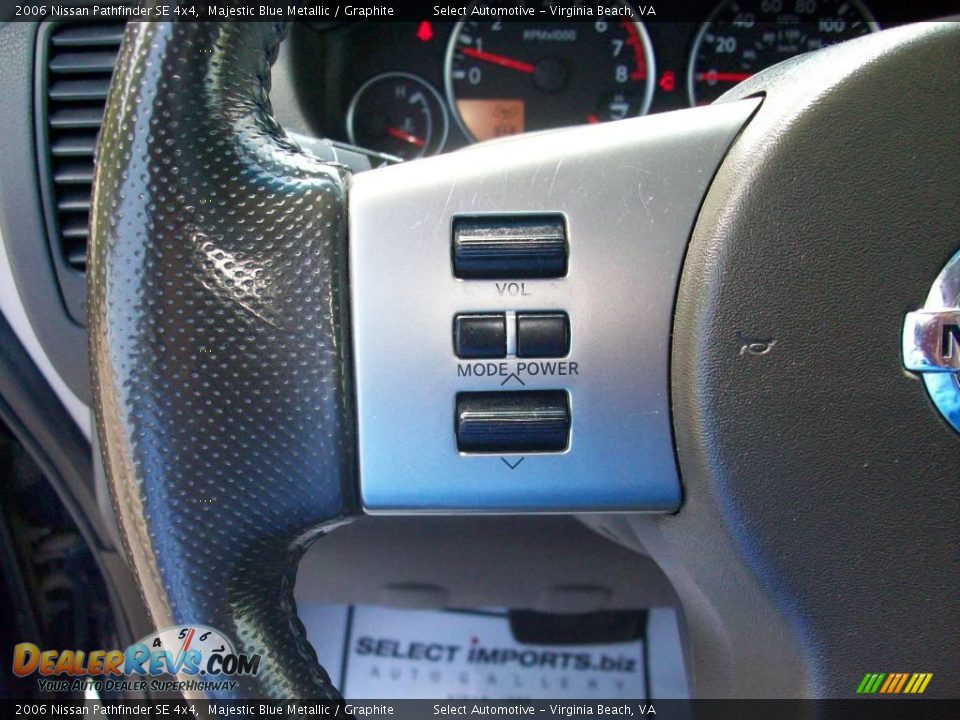 2006 Nissan Pathfinder SE 4x4 Majestic Blue Metallic / Graphite Photo #26