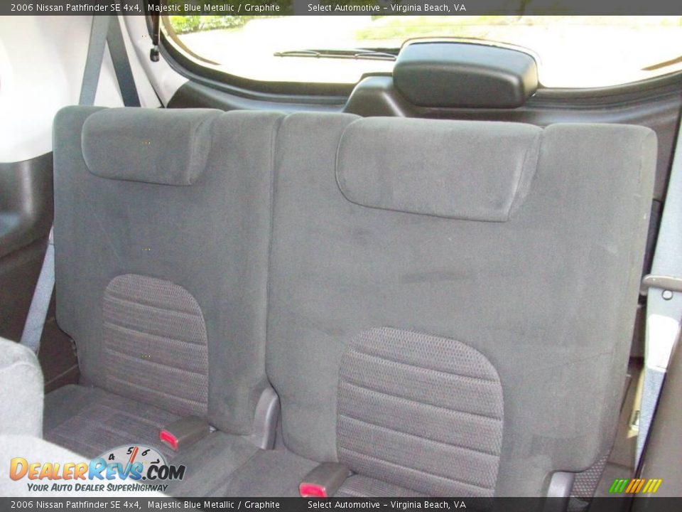 2006 Nissan Pathfinder SE 4x4 Majestic Blue Metallic / Graphite Photo #36