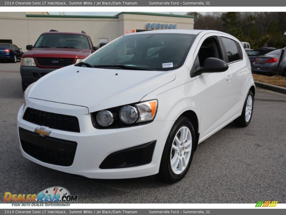 Front 3/4 View of 2014 Chevrolet Sonic LT Hatchback Photo #7