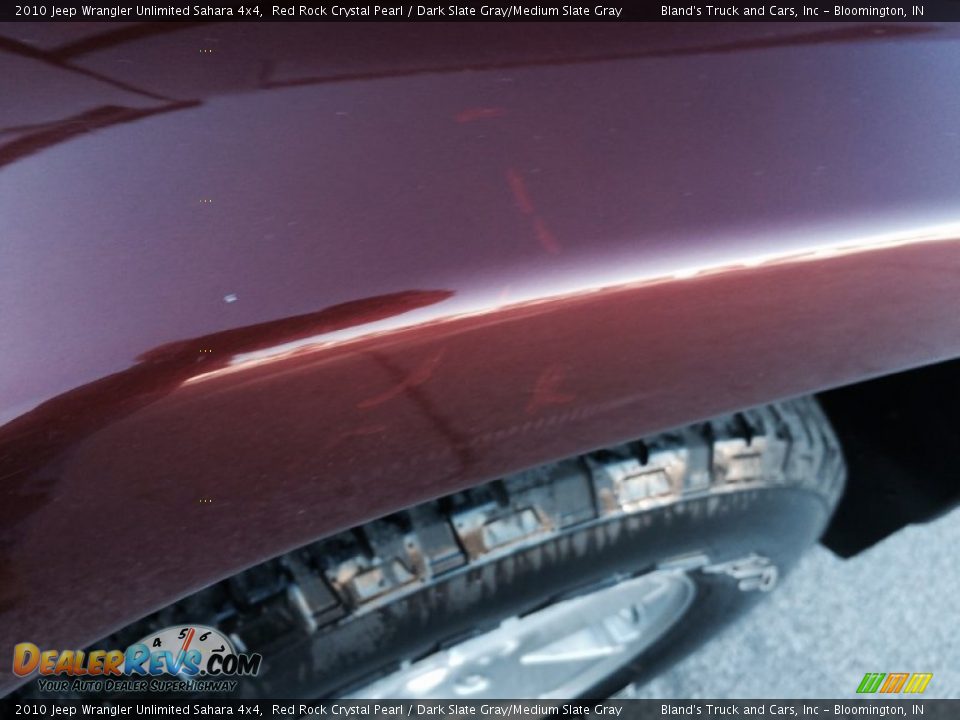 2010 Jeep Wrangler Unlimited Sahara 4x4 Red Rock Crystal Pearl / Dark Slate Gray/Medium Slate Gray Photo #32