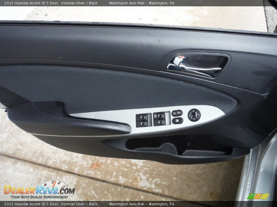 2013 Hyundai Accent SE 5 Door Ironman Silver / Black Photo #10