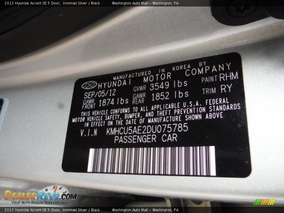 2013 Hyundai Accent SE 5 Door Ironman Silver / Black Photo #19