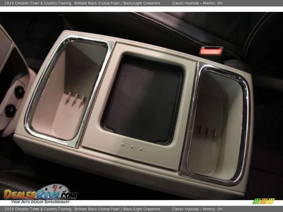 2014 Chrysler Town & Country Touring Brilliant Black Crystal Pearl / Black/Light Graystone Photo #16