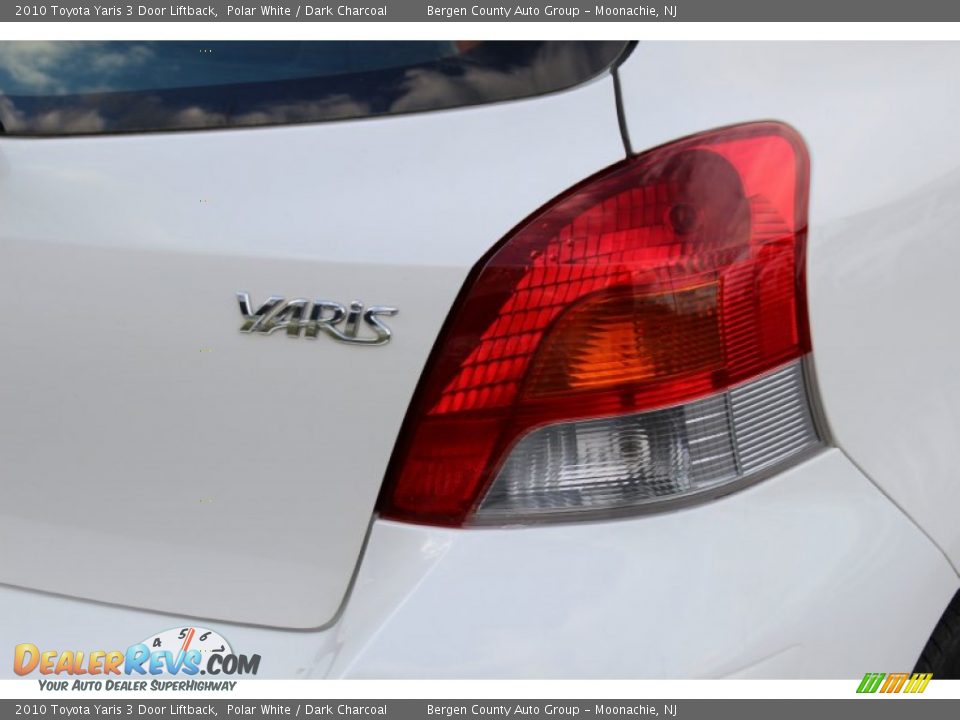 2010 Toyota Yaris 3 Door Liftback Polar White / Dark Charcoal Photo #22