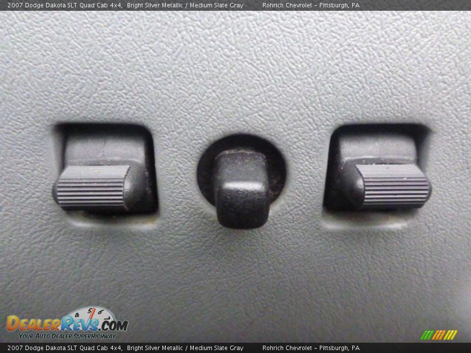 2007 Dodge Dakota SLT Quad Cab 4x4 Bright Silver Metallic / Medium Slate Gray Photo #21