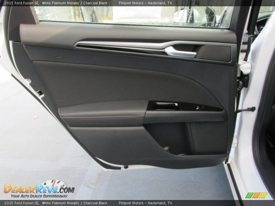 2015 Ford Fusion SE White Platinum Metallic / Charcoal Black Photo #19