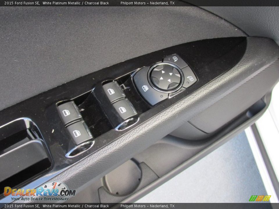 2015 Ford Fusion SE White Platinum Metallic / Charcoal Black Photo #22