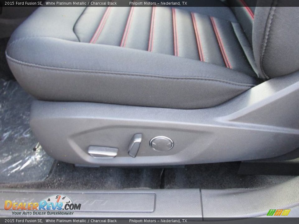 2015 Ford Fusion SE White Platinum Metallic / Charcoal Black Photo #24