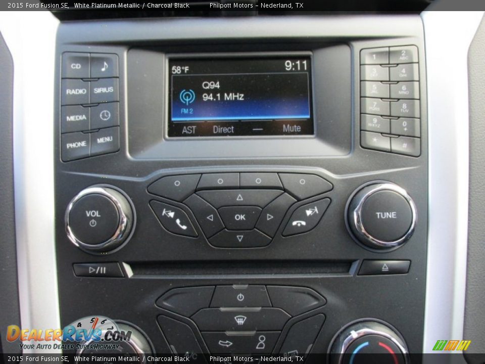 2015 Ford Fusion SE White Platinum Metallic / Charcoal Black Photo #27