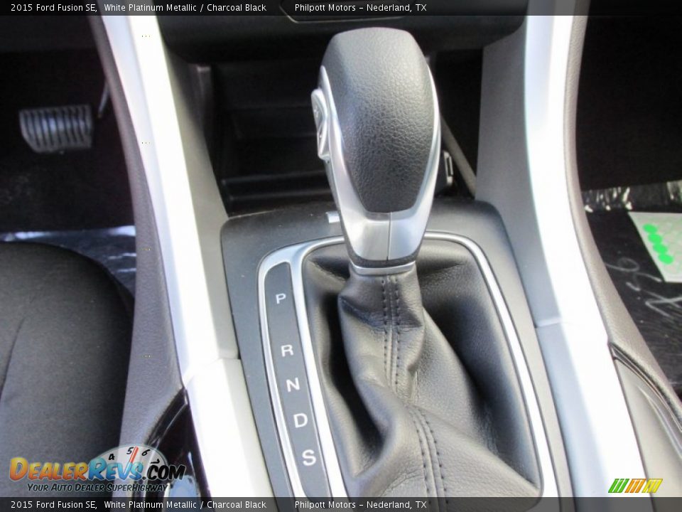 2015 Ford Fusion SE White Platinum Metallic / Charcoal Black Photo #29