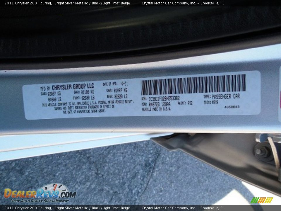 2011 Chrysler 200 Touring Bright Silver Metallic / Black/Light Frost Beige Photo #23