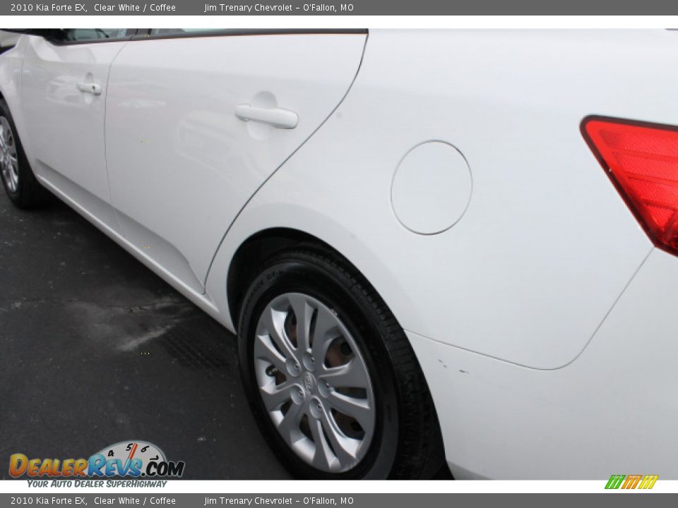 2010 Kia Forte EX Clear White / Coffee Photo #4