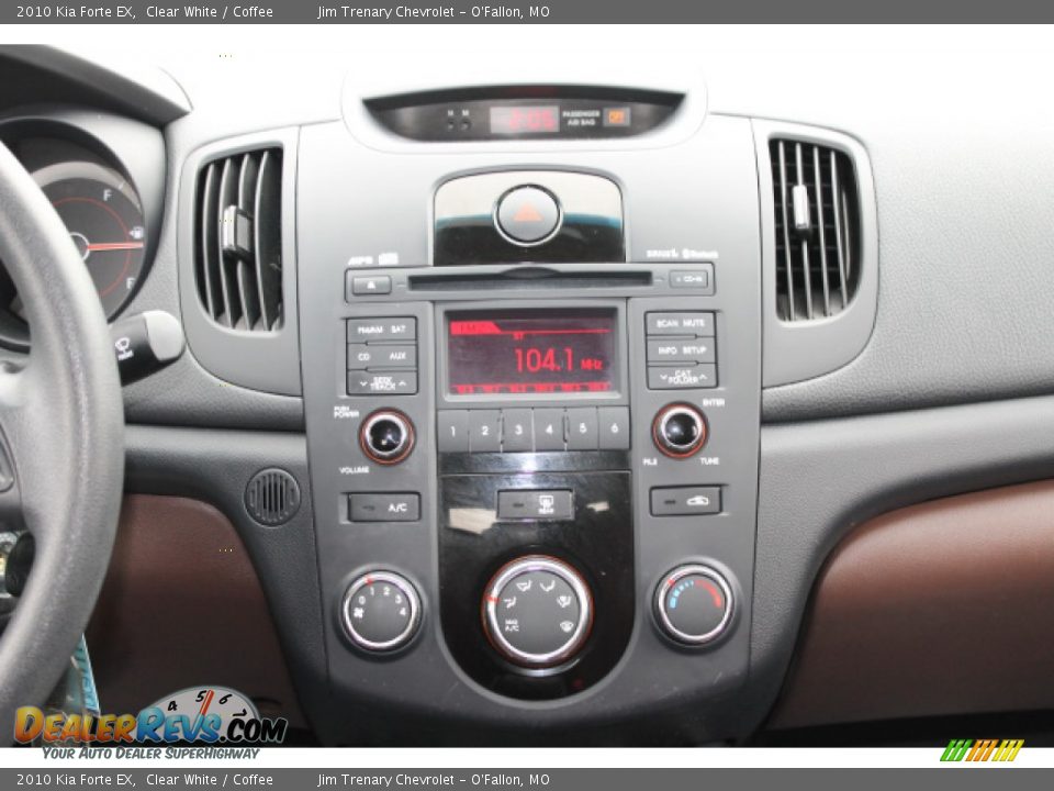 2010 Kia Forte EX Clear White / Coffee Photo #12