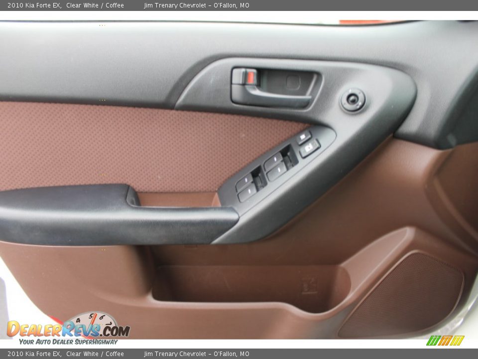 2010 Kia Forte EX Clear White / Coffee Photo #15