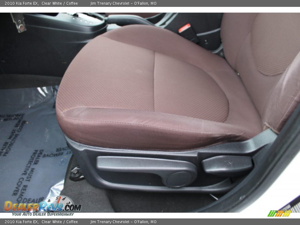 2010 Kia Forte EX Clear White / Coffee Photo #16