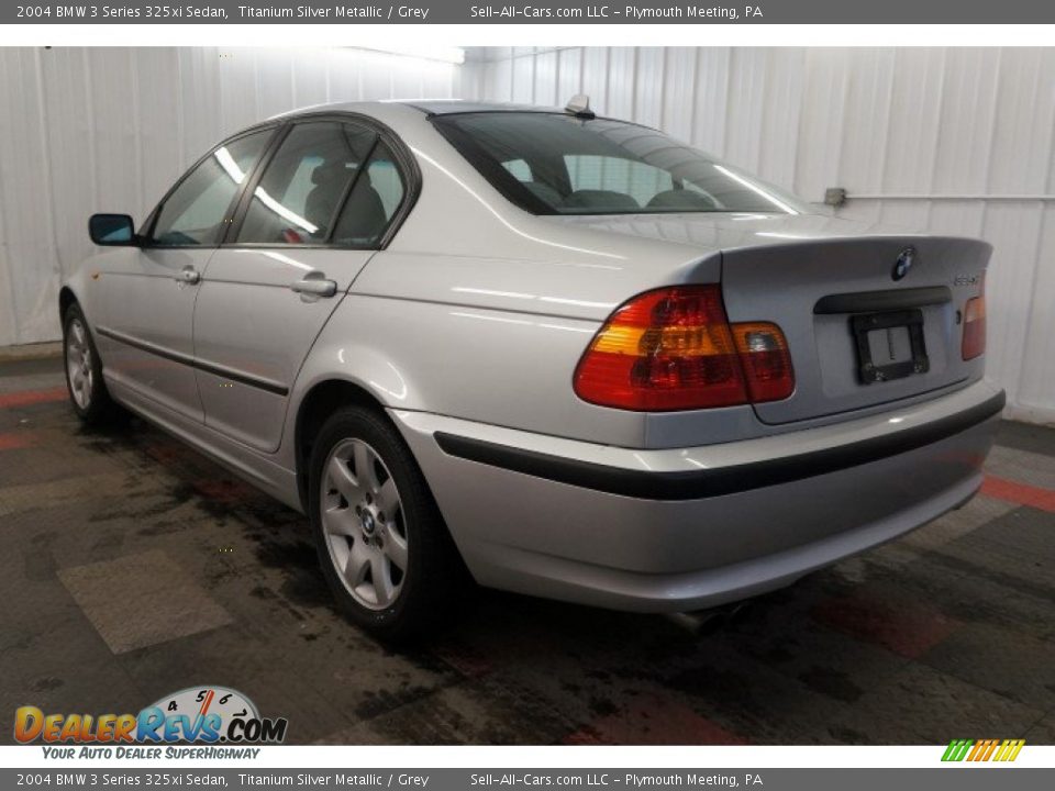 2004 BMW 3 Series 325xi Sedan Titanium Silver Metallic / Grey Photo #10