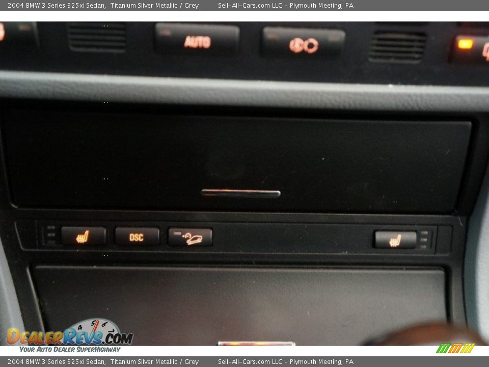 2004 BMW 3 Series 325xi Sedan Titanium Silver Metallic / Grey Photo #29