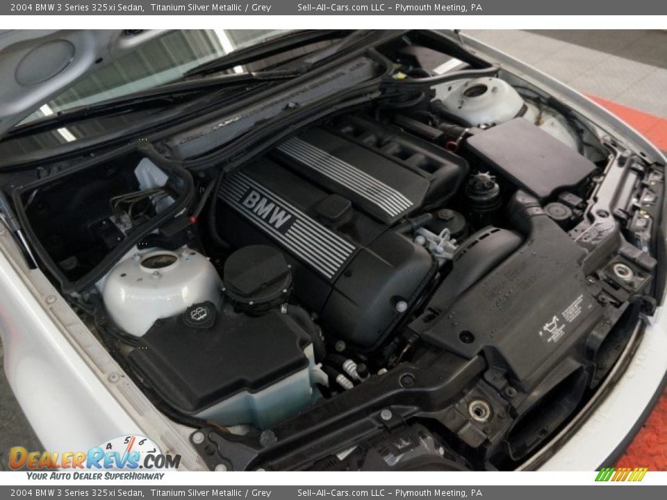 2004 BMW 3 Series 325xi Sedan Titanium Silver Metallic / Grey Photo #33