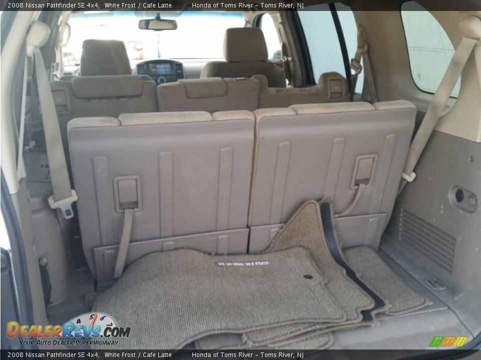 2008 Nissan Pathfinder SE 4x4 White Frost / Cafe Latte Photo #9