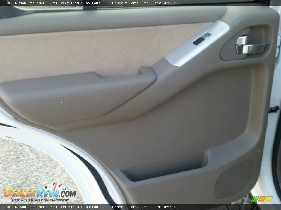 2008 Nissan Pathfinder SE 4x4 White Frost / Cafe Latte Photo #10