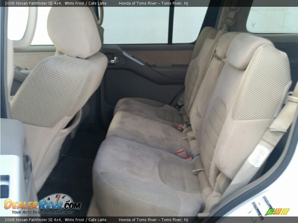 2008 Nissan Pathfinder SE 4x4 White Frost / Cafe Latte Photo #11