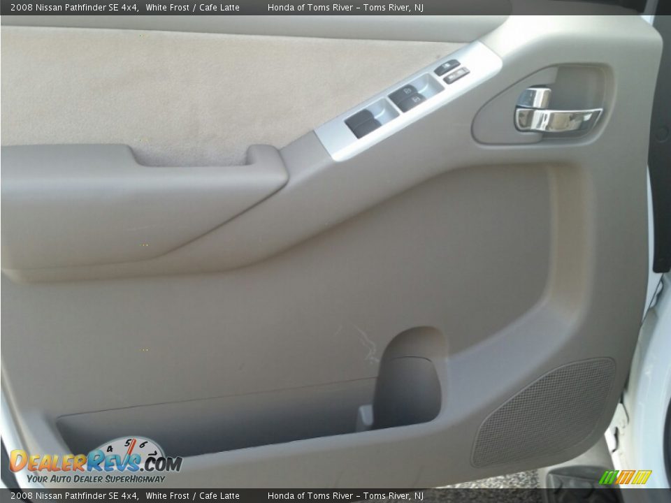 2008 Nissan Pathfinder SE 4x4 White Frost / Cafe Latte Photo #14