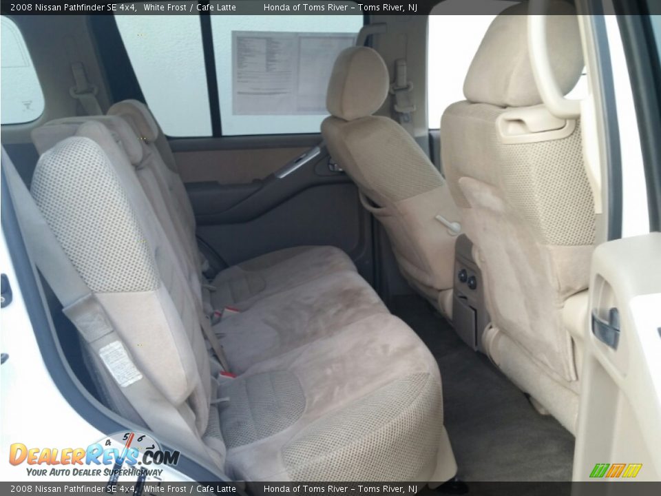 2008 Nissan Pathfinder SE 4x4 White Frost / Cafe Latte Photo #26
