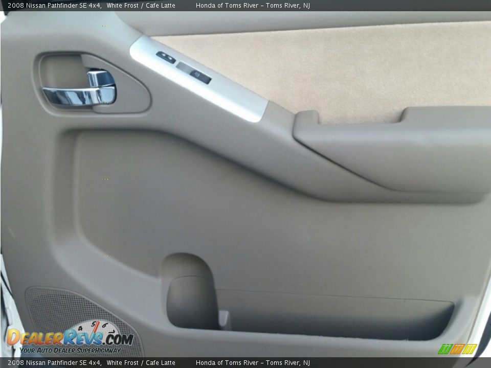 2008 Nissan Pathfinder SE 4x4 White Frost / Cafe Latte Photo #27