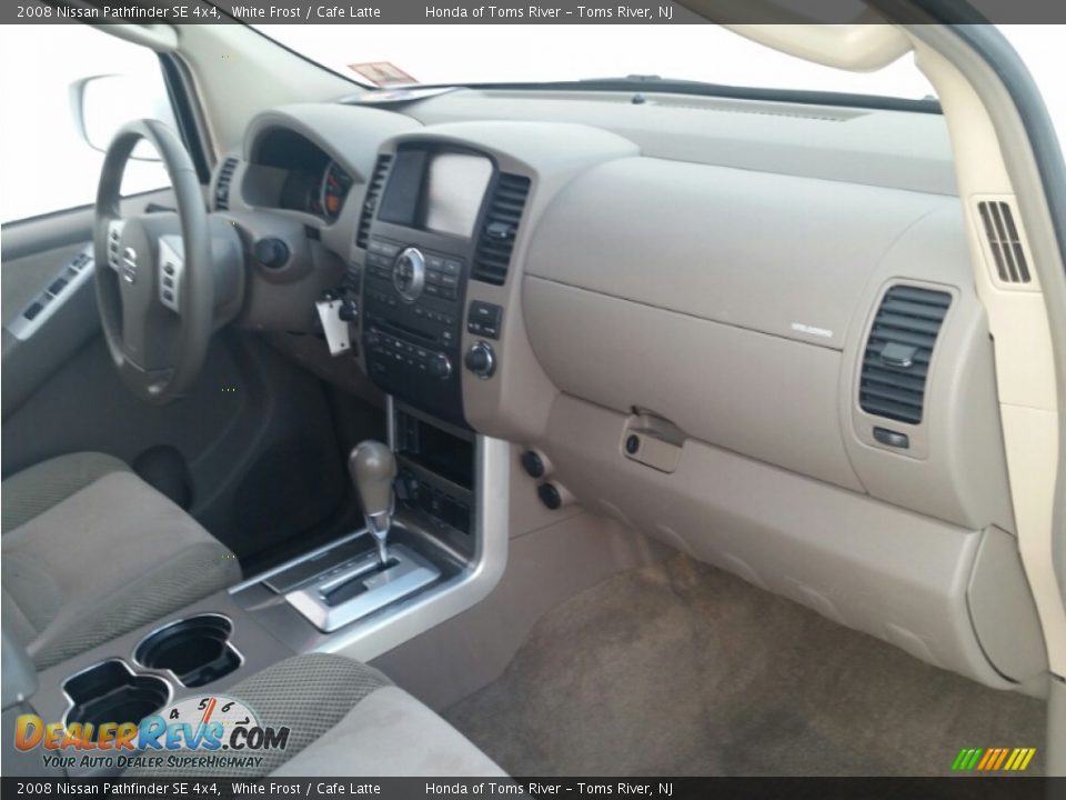 2008 Nissan Pathfinder SE 4x4 White Frost / Cafe Latte Photo #28