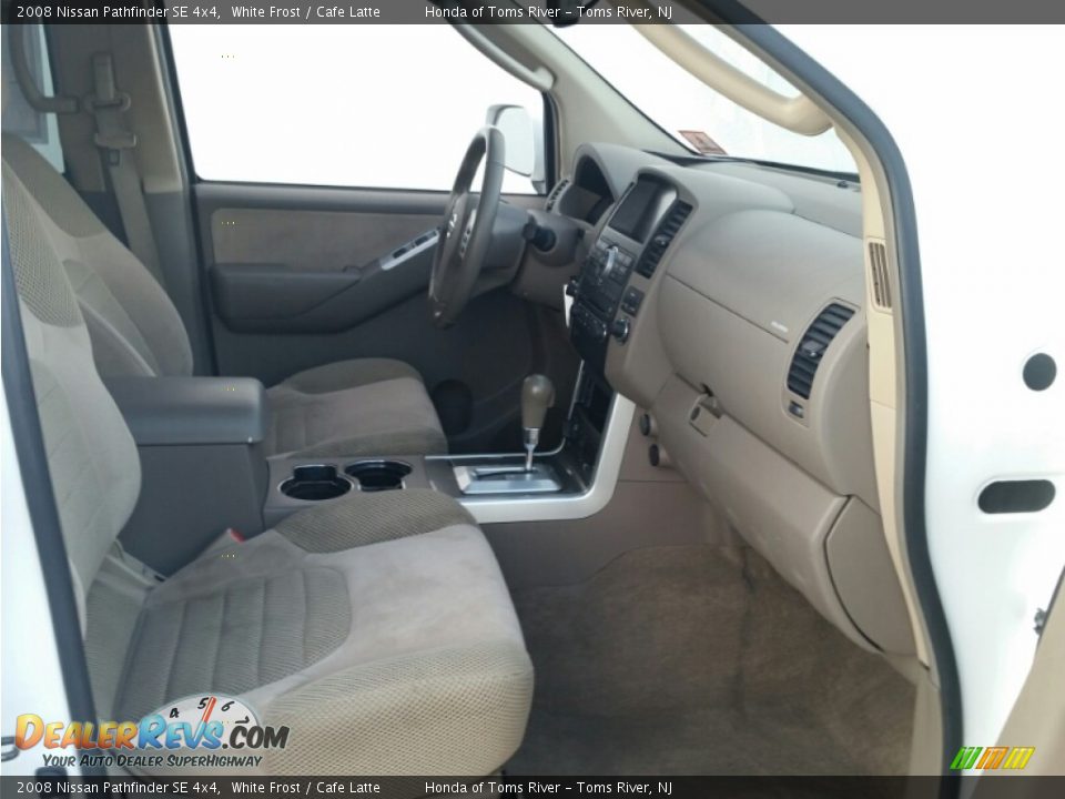 2008 Nissan Pathfinder SE 4x4 White Frost / Cafe Latte Photo #29
