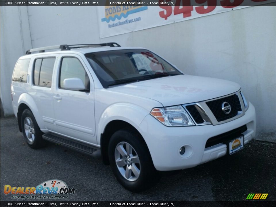 2008 Nissan Pathfinder SE 4x4 White Frost / Cafe Latte Photo #31