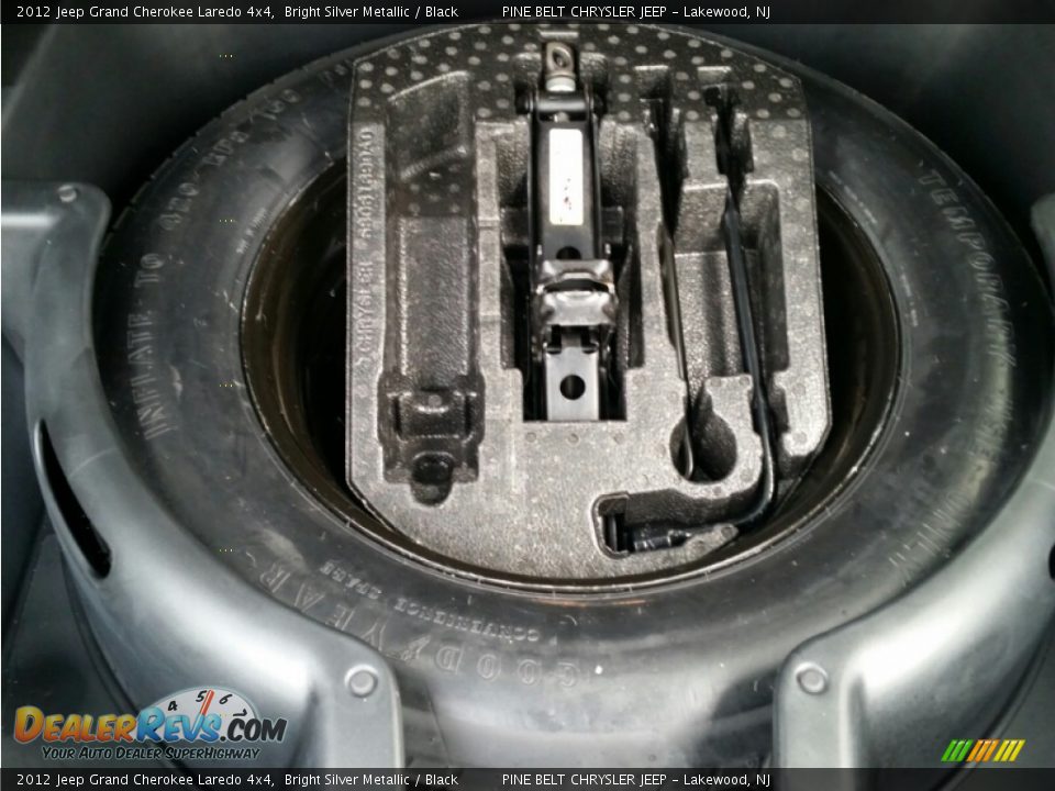 2012 Jeep Grand Cherokee Laredo 4x4 Bright Silver Metallic / Black Photo #11