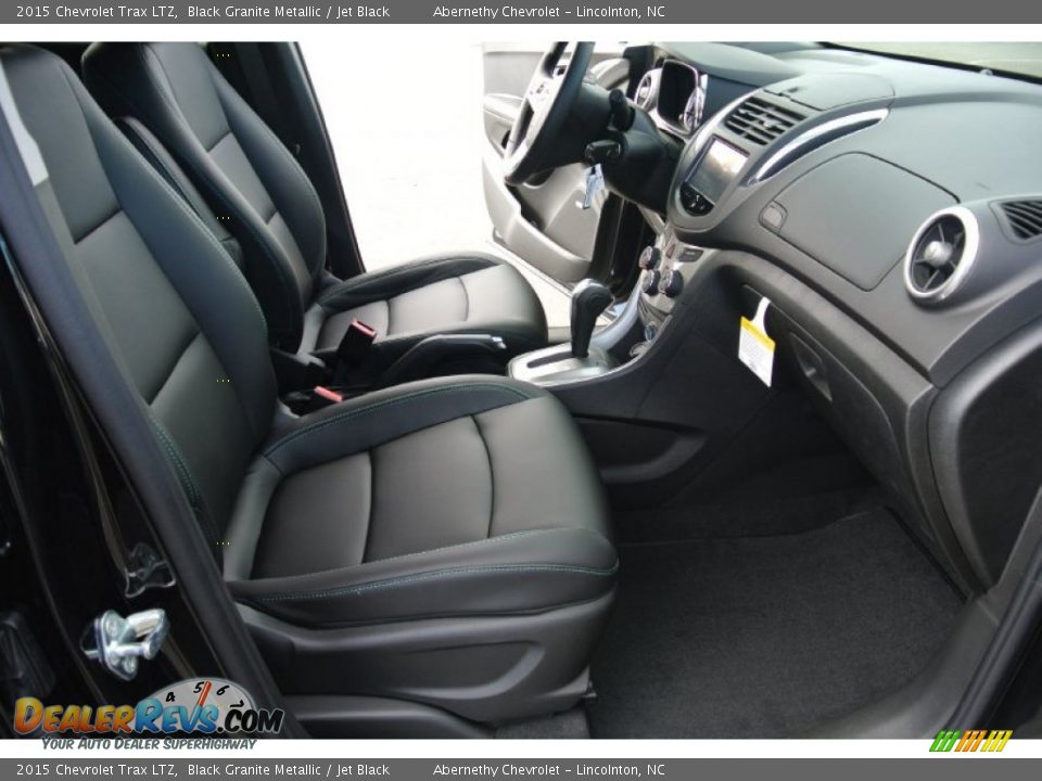 Front Seat of 2015 Chevrolet Trax LTZ Photo #18