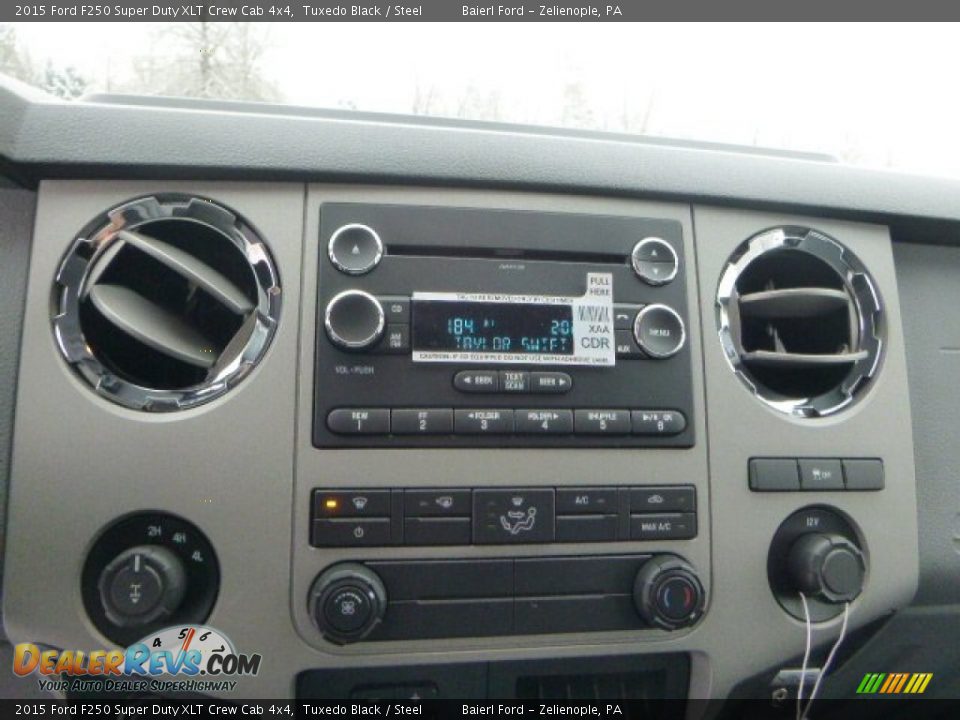 2015 Ford F250 Super Duty XLT Crew Cab 4x4 Tuxedo Black / Steel Photo #17