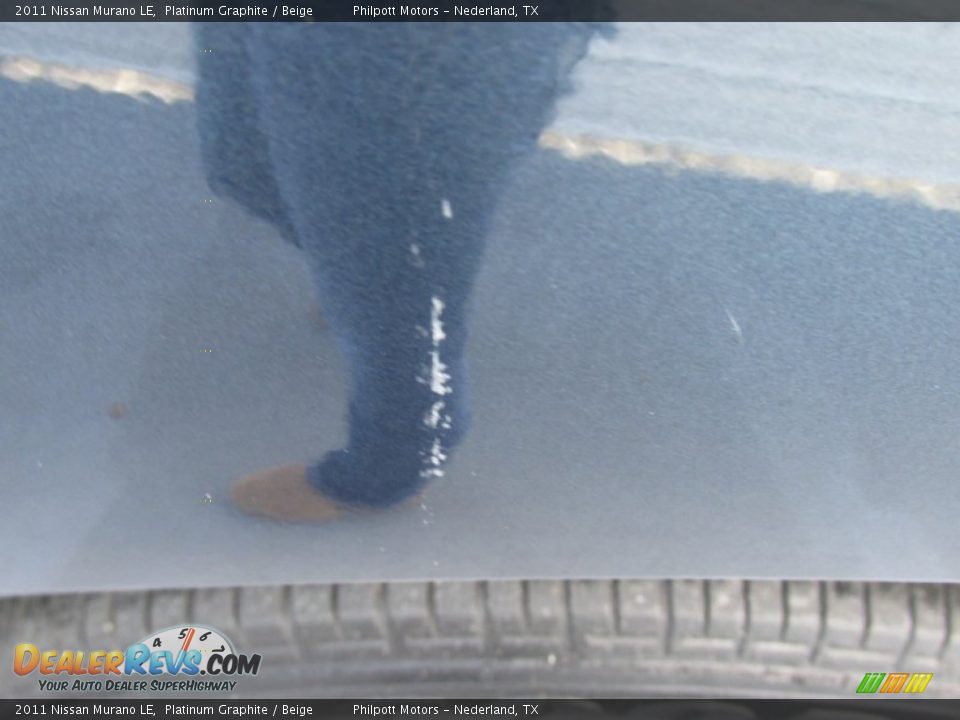2011 Nissan Murano LE Platinum Graphite / Beige Photo #17