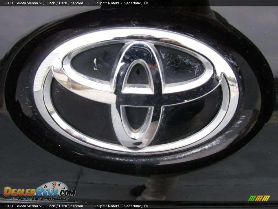 2011 Toyota Sienna SE Black / Dark Charcoal Photo #14