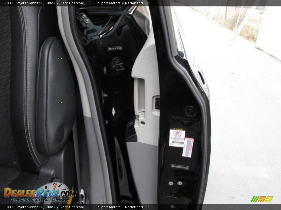 2011 Toyota Sienna SE Black / Dark Charcoal Photo #28
