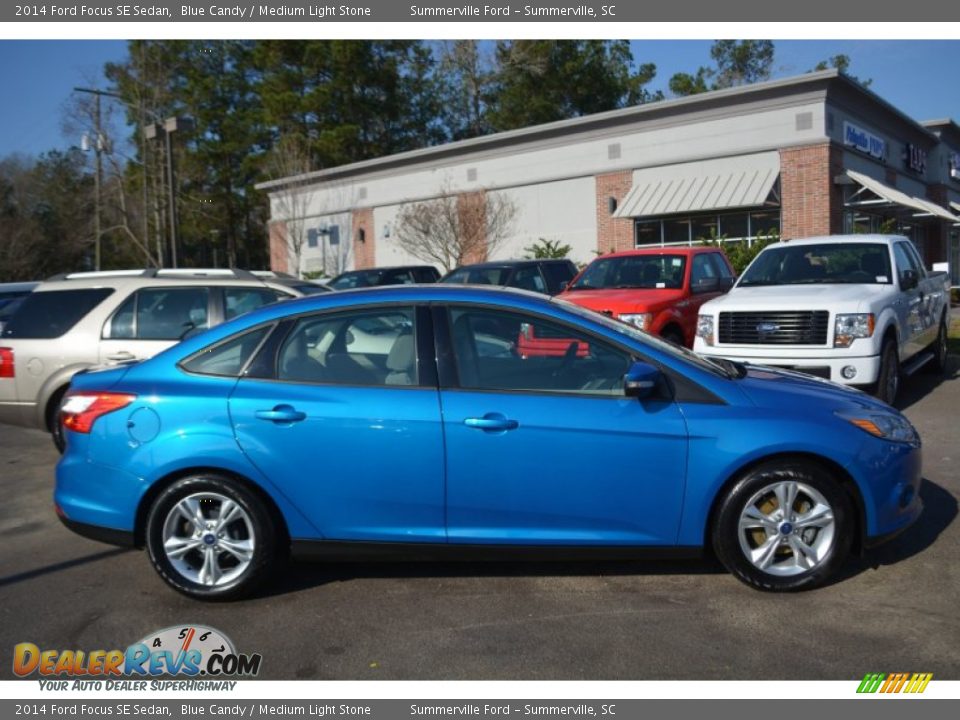 2014 Ford Focus SE Sedan Blue Candy / Medium Light Stone Photo #2