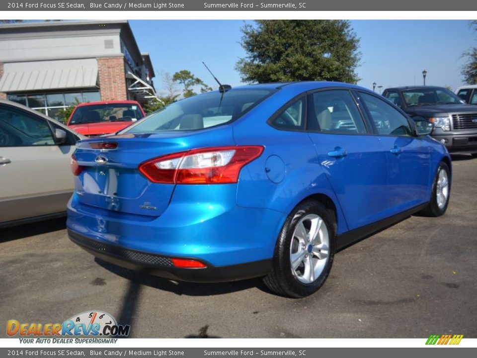 2014 Ford Focus SE Sedan Blue Candy / Medium Light Stone Photo #3